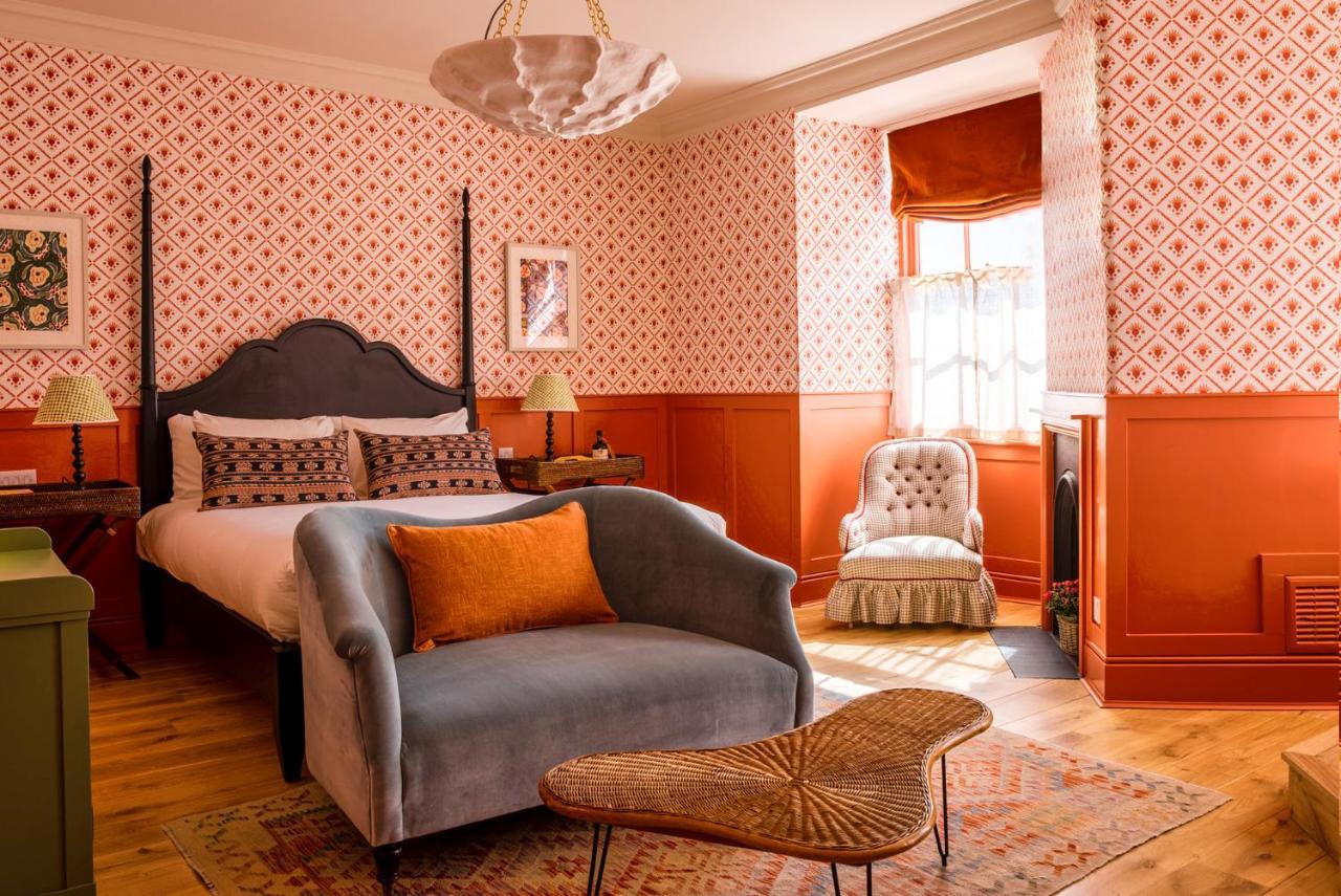 Mitre Hotel Kingston upon Thames  Buitenkant foto A bedroom at The Mitre