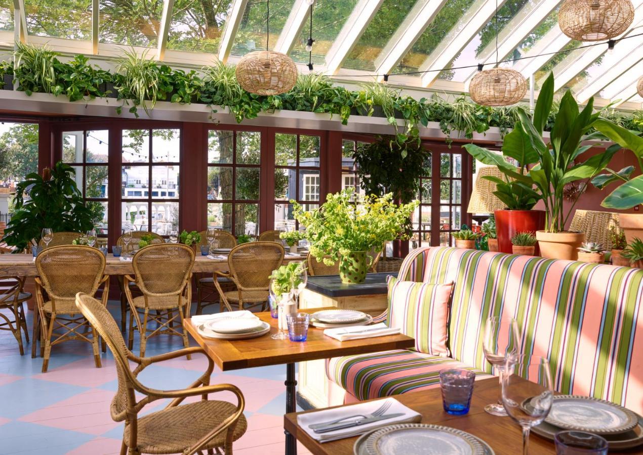Mitre Hotel Kingston upon Thames  Buitenkant foto Interior of the restaurant