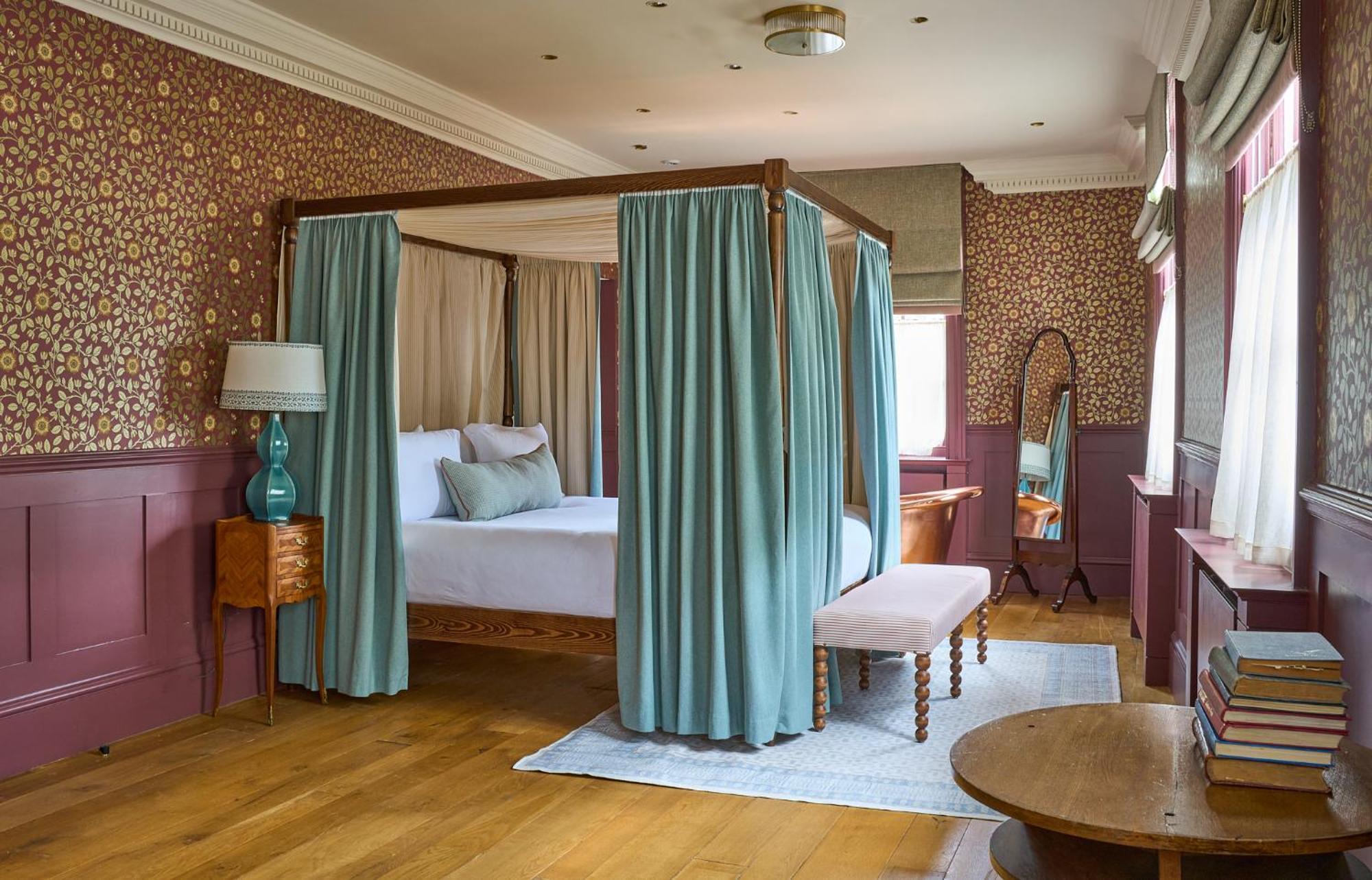 Mitre Hotel Kingston upon Thames  Buitenkant foto A bedroom at the hotel