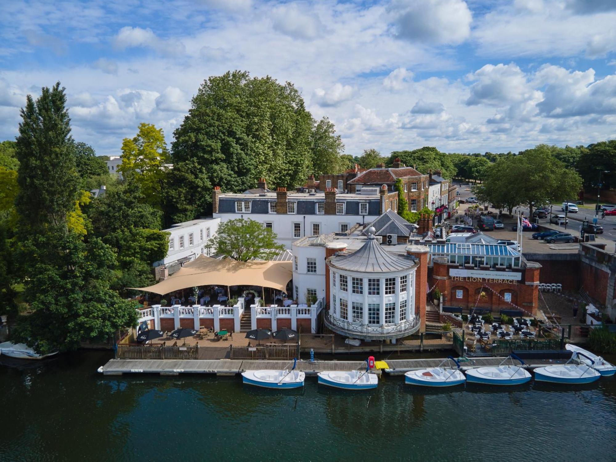 Mitre Hotel Kingston upon Thames  Buitenkant foto The River Wey at Farnham