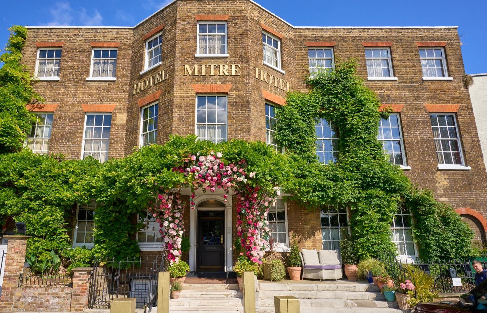 Mitre Hotel Kingston upon Thames  Buitenkant foto The hotel in 2014