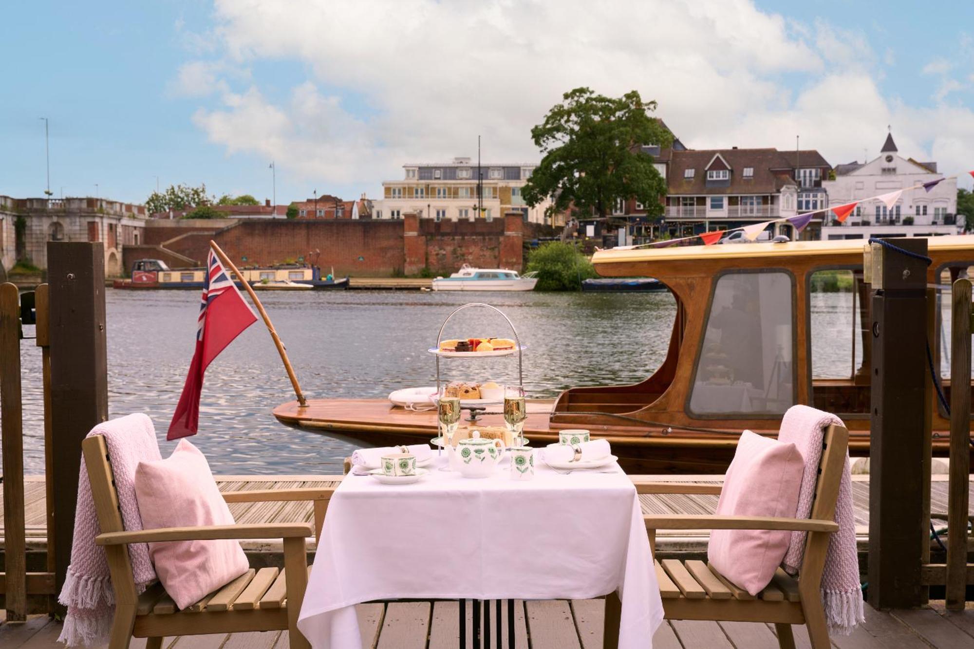 Mitre Hotel Kingston upon Thames  Buitenkant foto The River Restaurant