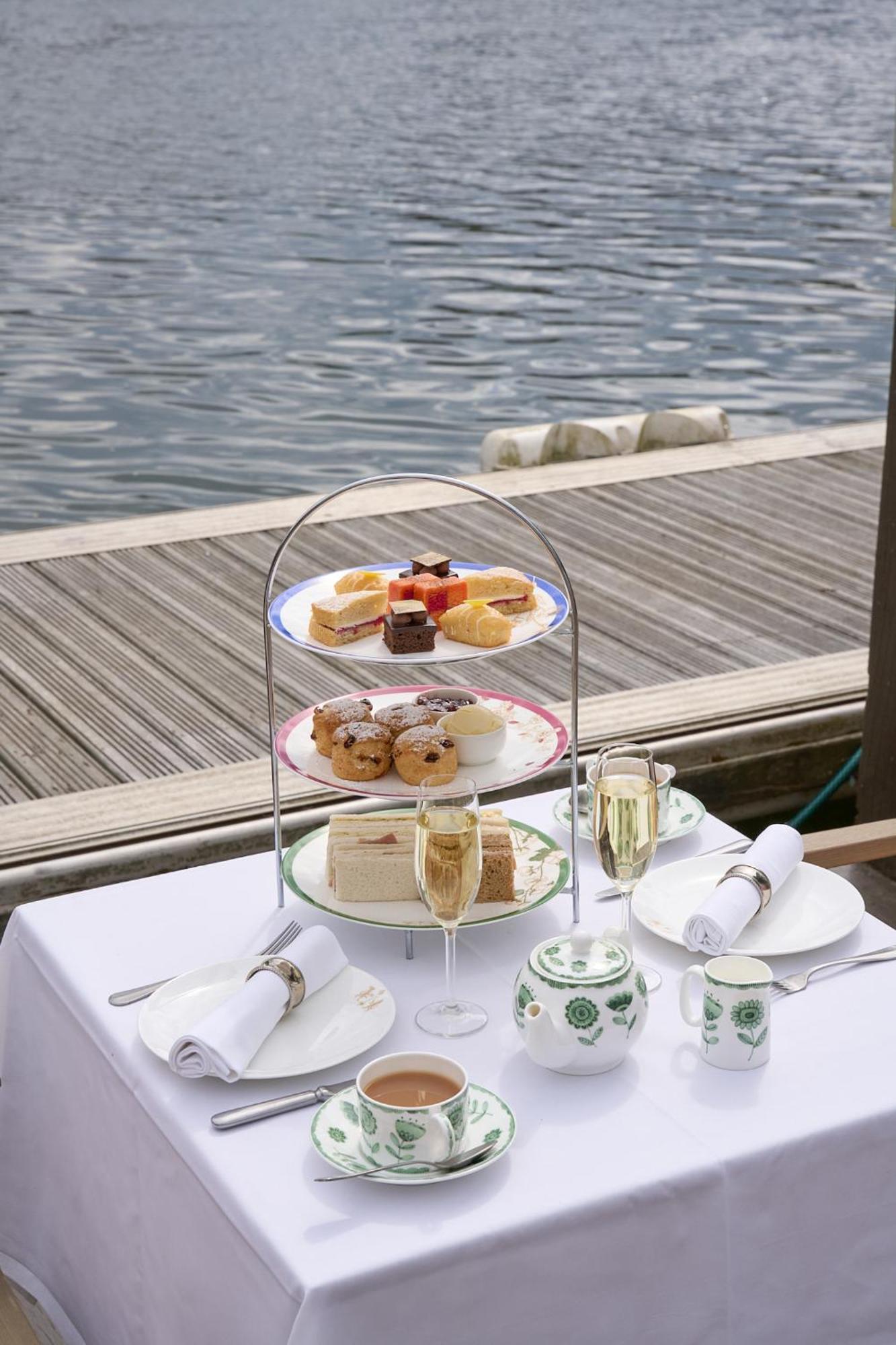 Mitre Hotel Kingston upon Thames  Buitenkant foto Afternoon tea at the InterContinental Sydney